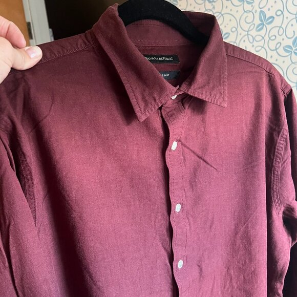 Maroon Untuck Slim Button Down Shirt Cotton Blend // Banana Republic Men's XL - Picture 2 of 5